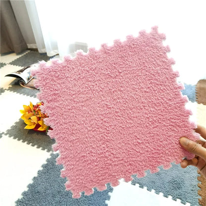 Soft Plush Baby Play Mat for Winter Crawling 30x30cm