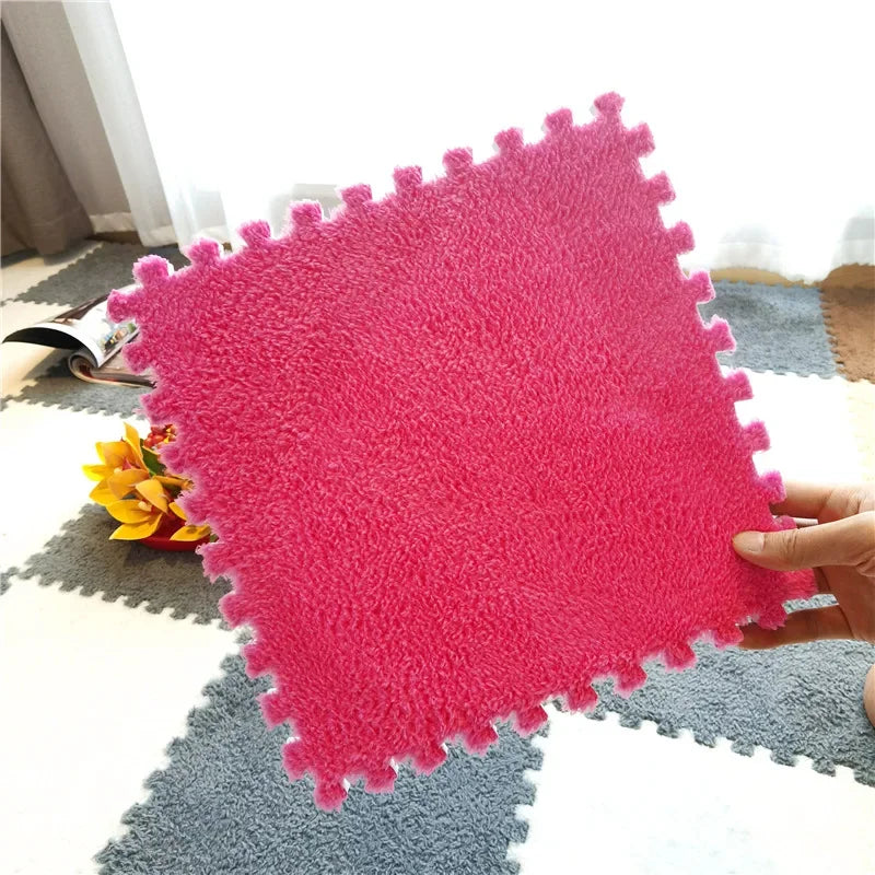 Soft Plush Baby Play Mat for Winter Crawling 30x30cm